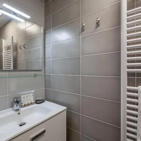 Neuf 3 Pieces Avec Parking Et Wi-fi A - Fr-1-754-92 Apartman *